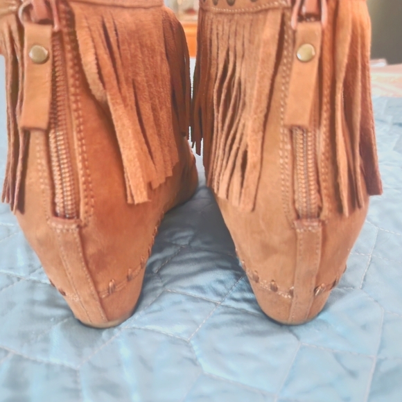 Womens size 10 fringe faux suede booties by Arizona Jeans - Picture 2 of 4
